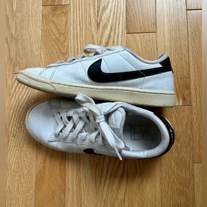 Vintage Nike sneakers